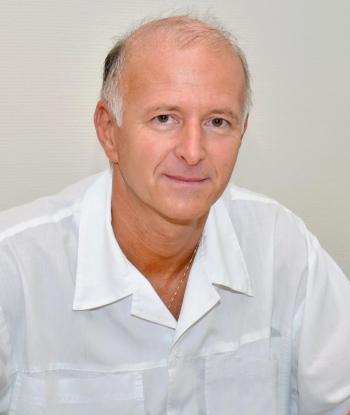 Dr. Landherr László